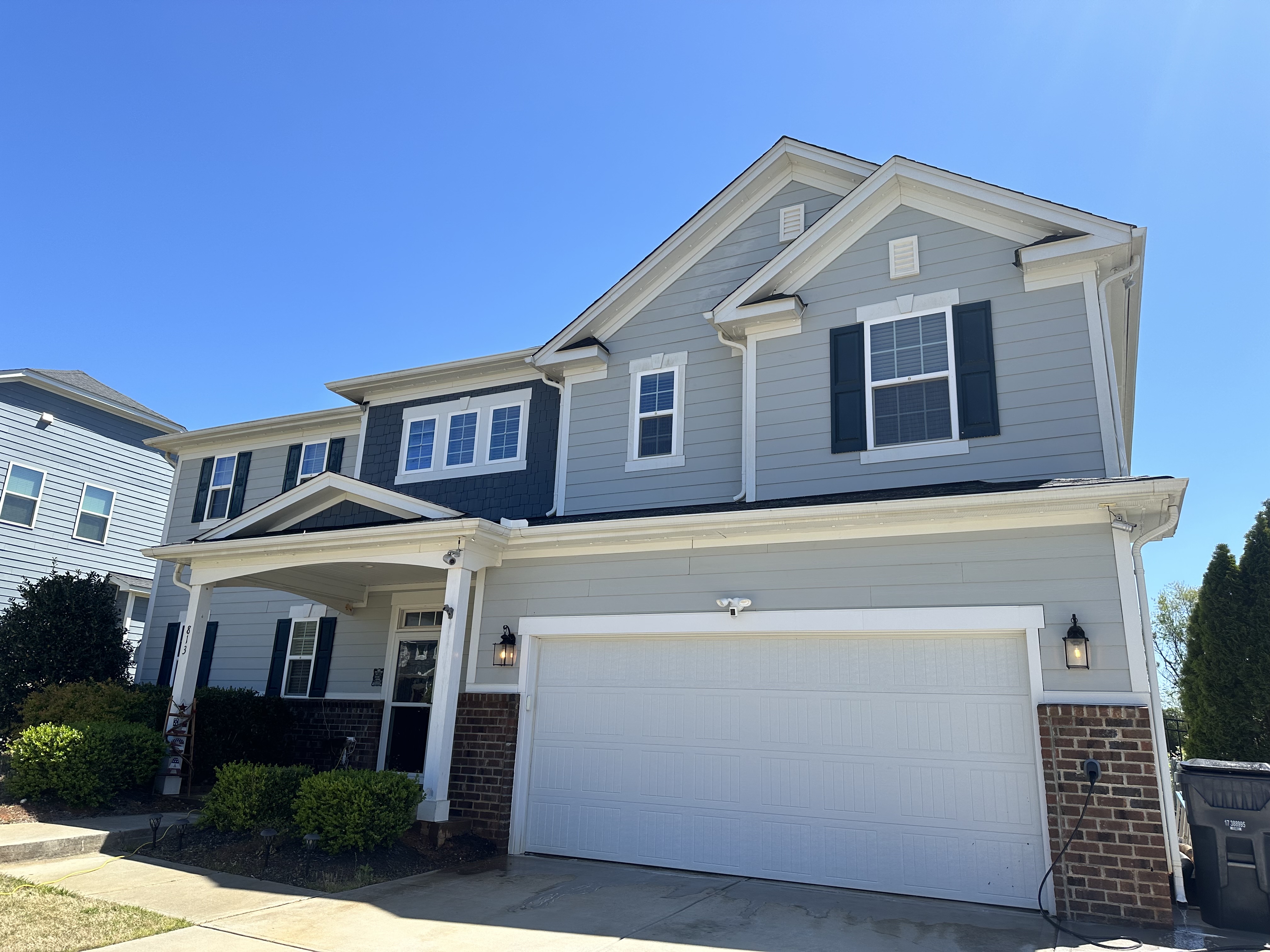 Vinyl siding House wash